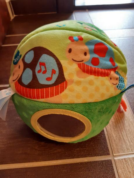 Aktivna lopta babybirds pre najmenších,