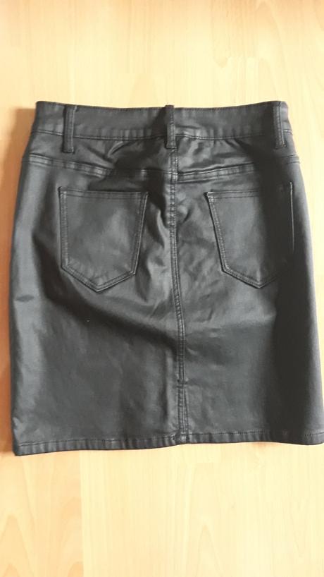 Koženková sukňa, m