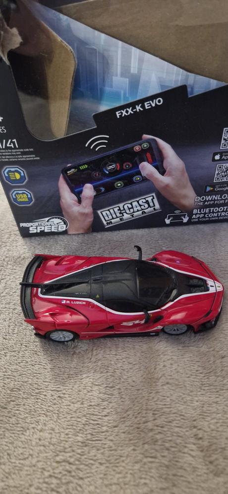 Auto na ovládanie telefónom,