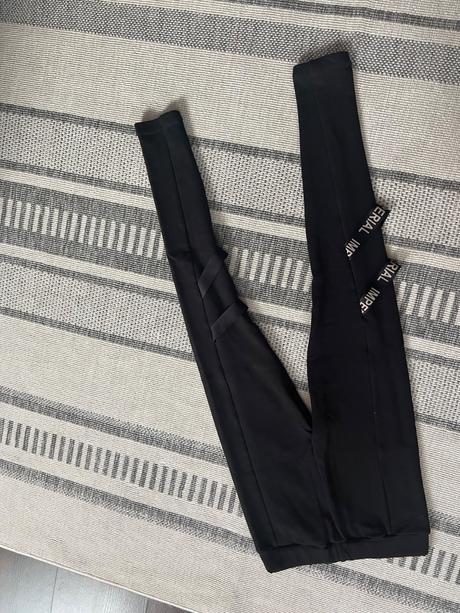 Dievčenské legíny, 140