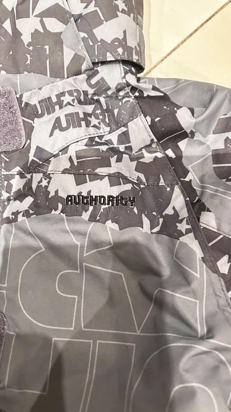 Kombinéza authority, authority,86