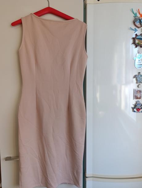 Elegantné púdrové šaty s flitrami, marks & spencer,38