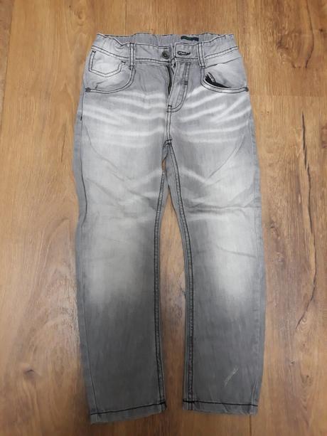 Sede nohavice, benetton,128