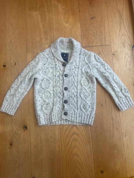 Sveter, next,110