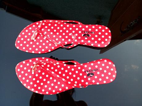 Červené bodkované šľapky, 39