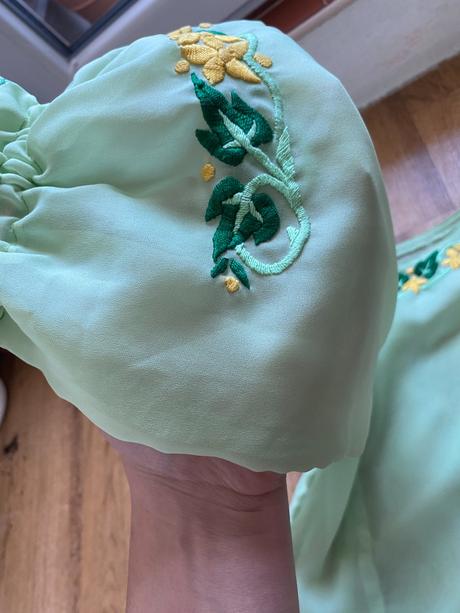 Vintage folklórna blúzka vyšívaná, m