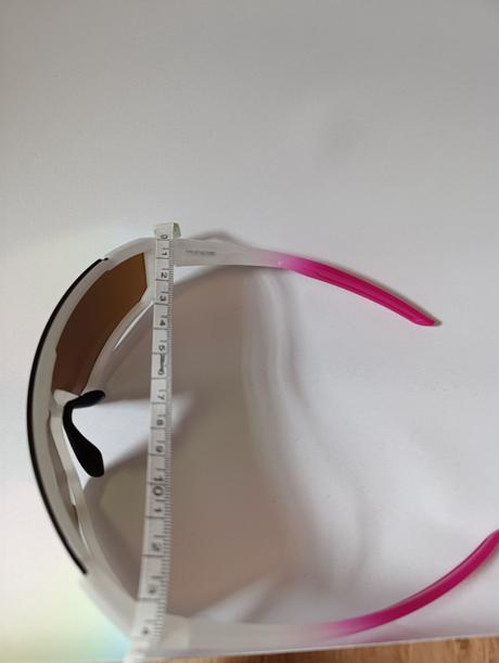 Slnečné športové okuliare mliečny rám, 