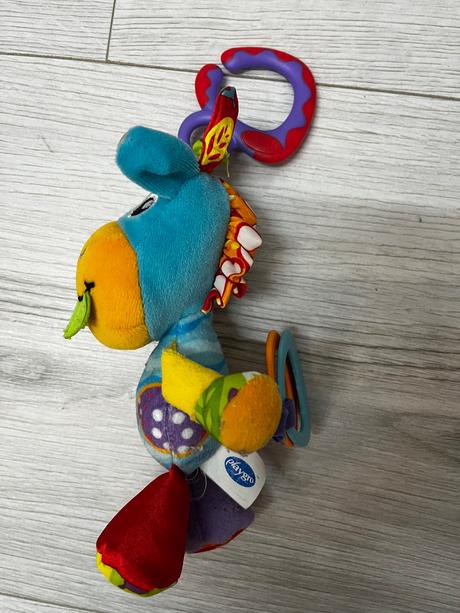 Playgro - závesná žirafa s hryzátkami, 