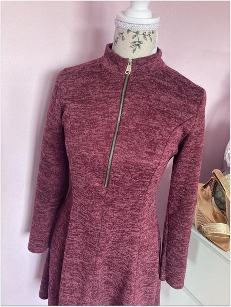 Upletové teplejšie mini šaty so zipsom, l