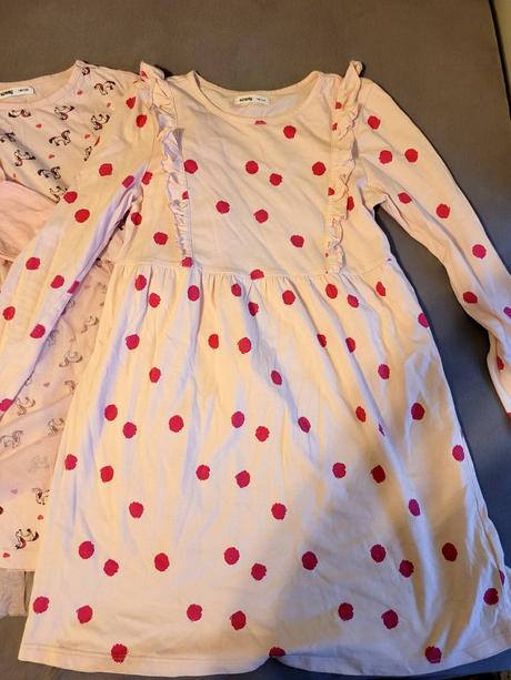 Šaty sinsay-6 kusov-veľ.140 - super stav, sinsay,140