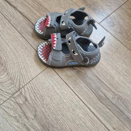 Blikajuce sandálky, tesco,24