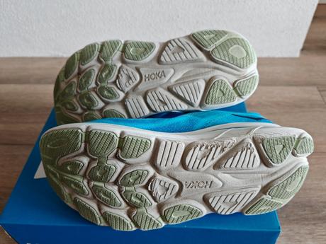 Bežecké tenisky hoka, 45