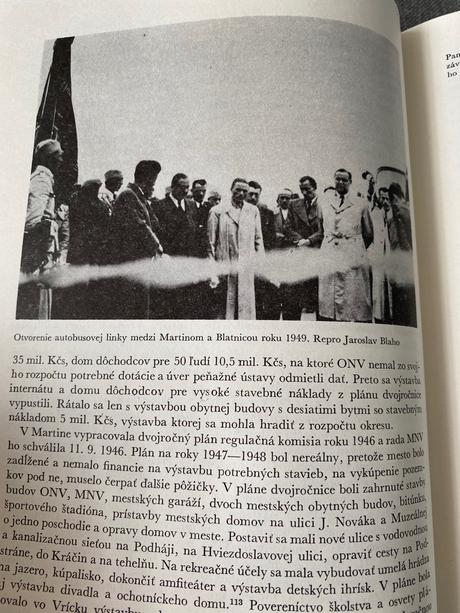 Stará kniha z minulosti a prítomnosti turca martin,