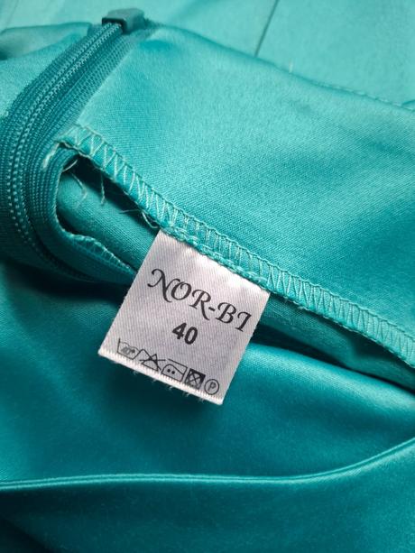 Puzdrove tyrkysové šaty, 40