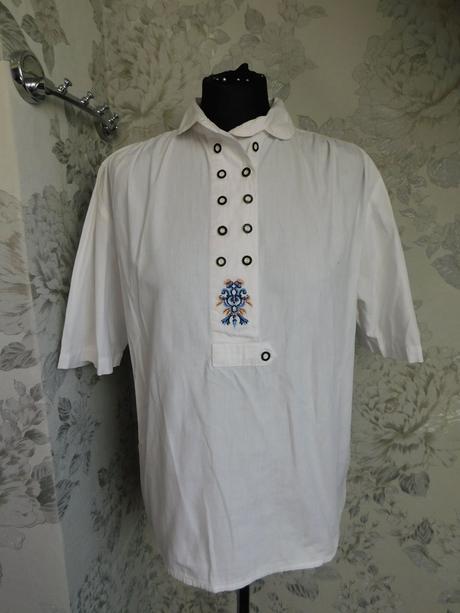 Kvalitna trechten bluzka/kroj, 42