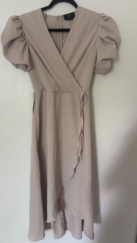 Elegantné spoločenské šaty, 38