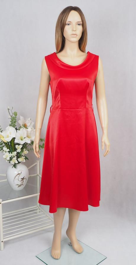 Kvalitné saténové šaty, s