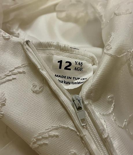 Šaty na prvé sväté prijímanie, 122