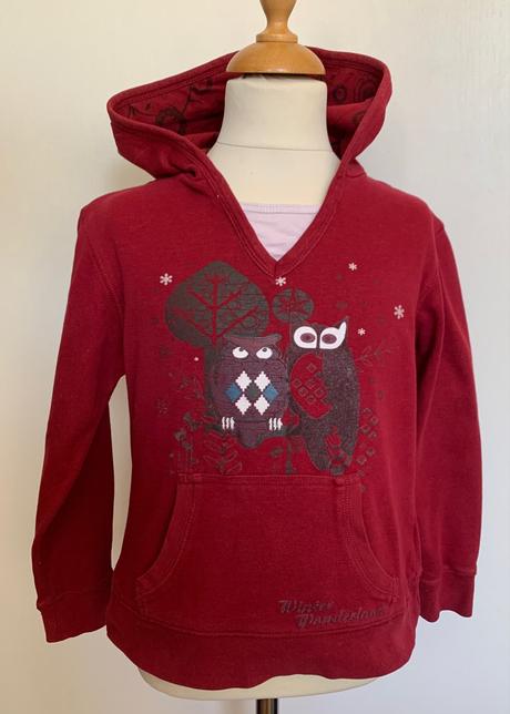 Bordová mikina so sovami, 134