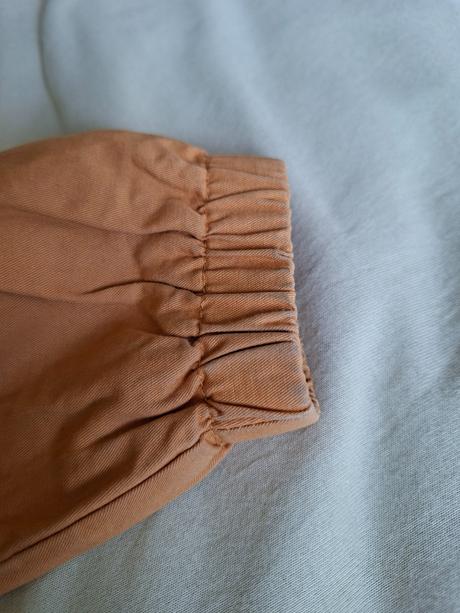 Bundička jarna s levom na chrbte, reserved,80