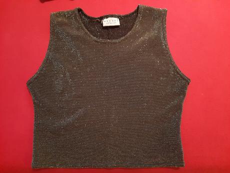 Crop top trblietavy, m