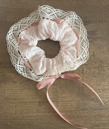 Krásna gumička s krajkou, 