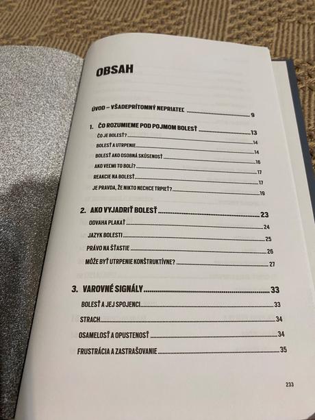 Ako čeliť utrpeniu odvaha a nádej vo svete plnom,