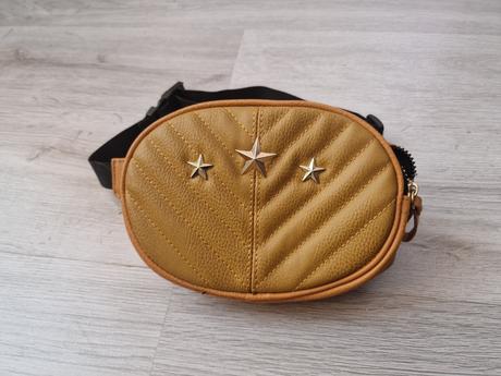 Dámska štýlová ľadvinka, atmosphere