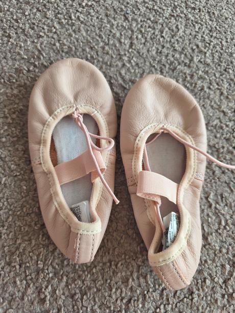 Dievčenské cvičky na tanecnú 25, decathlon,25