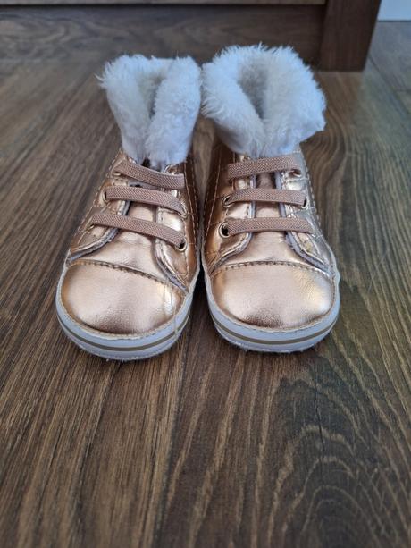 Zlate capačky, nelli blu,19