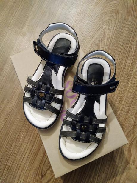 Srdiečkové sandálky, lasocki,32