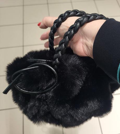 Kožušinková kabelka - čierna, 