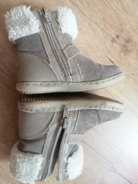 Teplé čižmičky, 23