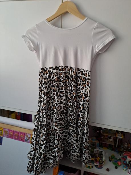 Nádherné saty zuppa, 146