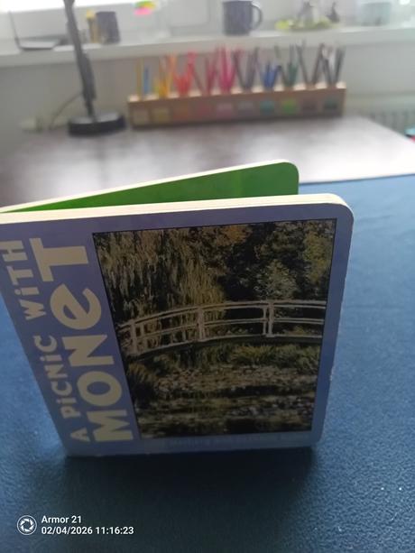 A picnic with monet. board book, 