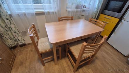 Jedálenský stôl so stoličkami buk, 