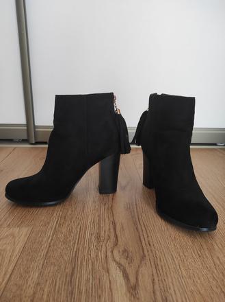 Čierne kotníkové cizmy, 37