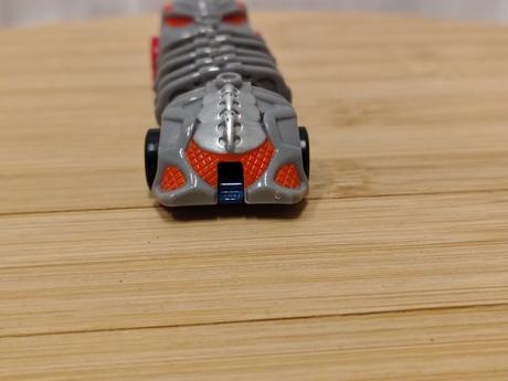 Zberateľský retro kĺbový model hot wheels mutant m,