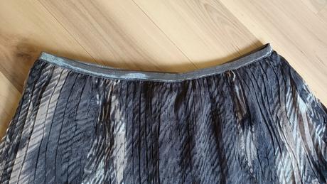 Kvetovaná midi sukňa, m