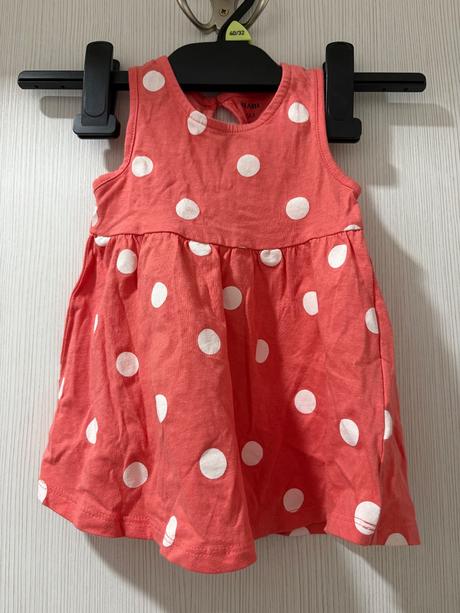 Dievčenské šaty, 68