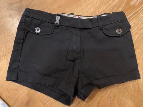 Znackove kratasy posta v cene, burberry,128