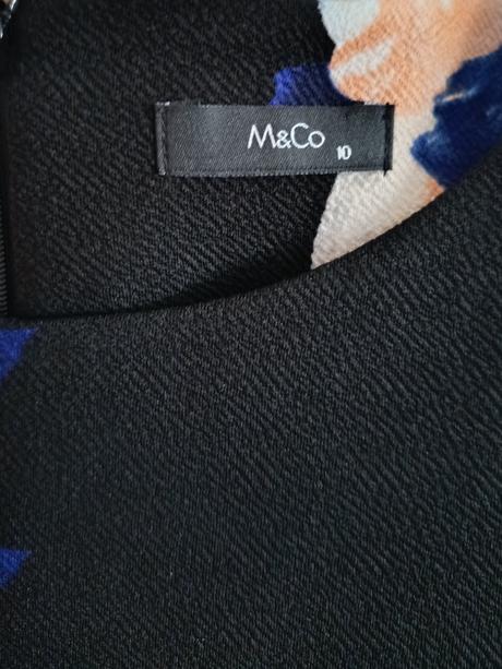 Čierne šaty s kvetmi, m&co,m