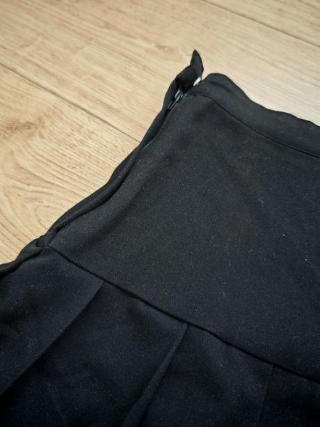 Krásna predkladaná sukňa, h&m,164