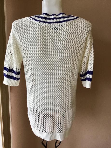 Krasny pulovrik amara, 40