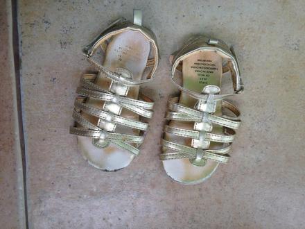 Zlaté sandálky, h&m,23