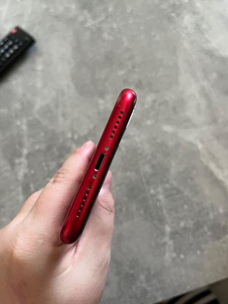 Predám iphone 11, apple
