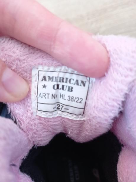 Snehule american, 27