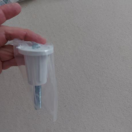 Nozicky pod vanicku liaty mramor, 