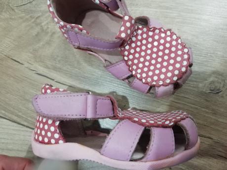 Sandalky, kornecki,19