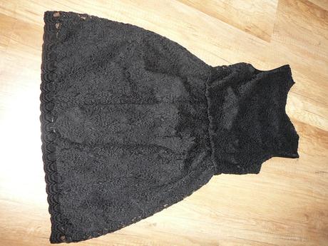 Dievcenske cipkovane saty, c&a,146